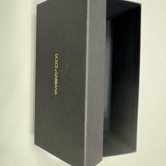 Dolce and Gabbana Brand New Sunglasses - GORGEOUS - Picture 3 of 8